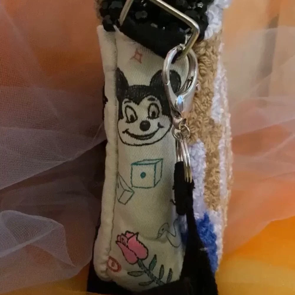 SOLD 🤎🤍The Kismet sporty bag in Doodle print ~ Sample Sale - Picture 3 of 5